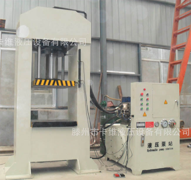 200噸龍門(mén)液壓機(jī)